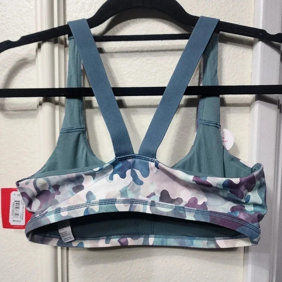 Spanx NWT Printed Low Impact Sports Bra in Camo/Pink Womens XS - Picture 7 of 7